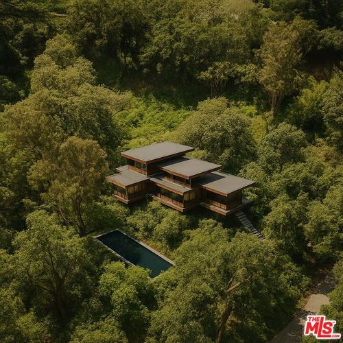 639 Hightree Rd, Santa Monica, CA, 90402-1007 | Card Image