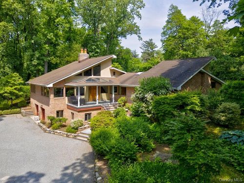 4 Sloanes Ct, Sands Point, NY, 11050-1231 | Card Image