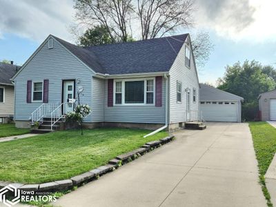 1442 N Hampshire Place, Home with 3 bedrooms, 1 bathrooms and 2 parking in Mason City IA | Image 1