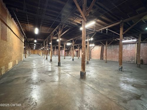 366 Bellvue St, Jackson, TN, 38301-5181 | Card Image