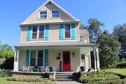 207 Arthur Hts, Middlesboro, KY, 40965-1727 | Card Image