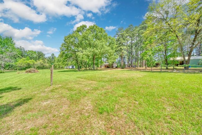 6733 Fm 1511, Home with 2 bedrooms, 2 bathrooms and null parking in Centerville TX | Image 4