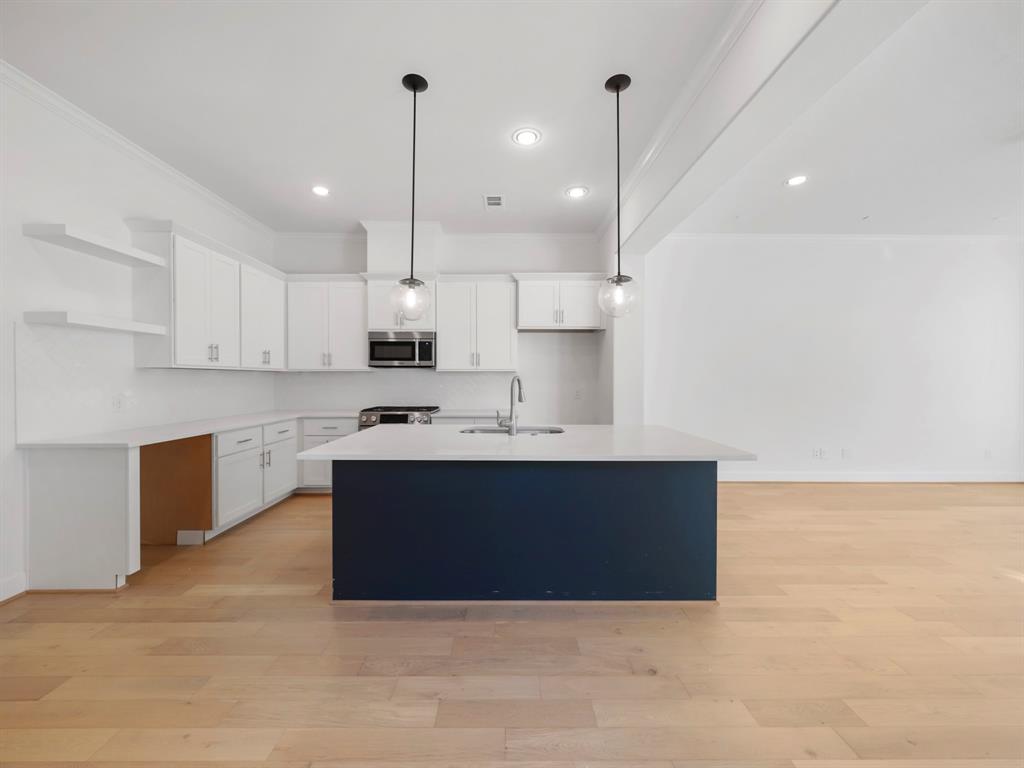 26th St, Houston, TX 77009