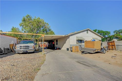 2124 Kenneth Rd, North Las Vegas, NV, 89030-6633 | Card Image