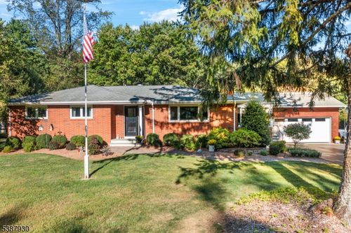 218 Beacon Hill Rd, Califon, NJ, 07830-3519 | Card Image