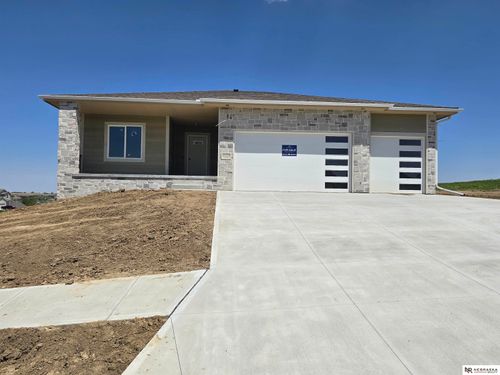 17118 Cora St, Bennington, NE, 68007-5077 | Card Image