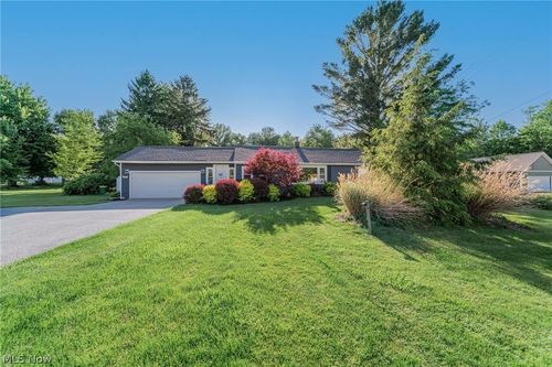 543 N Lake St, Madison, OH, 44057-3140 | Card Image