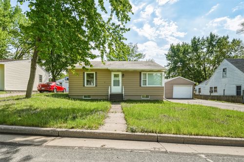 1021 Essex St, Eau Claire, WI, 54703-1913 | Card Image