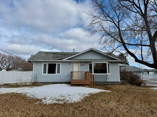 1105 15 St, Wainwright, AB, T9W1E4 | Card Image