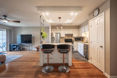 d201-7150 E Main St, Reynoldsburg, OH, 43068-2006 | Card Image