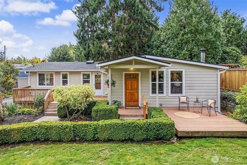 18043 Ashworth Ave N, Shoreline, WA, 98133-4524 | Card Image