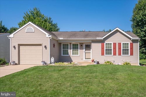 28 Dasher Ave, BEAR, DE, 19701-1172 | Card Image