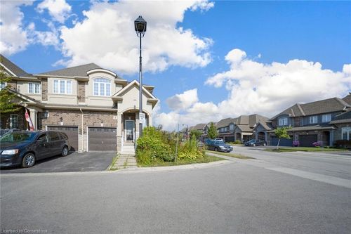 47 Madonna Dr, Hamilton, ON, L9B0H2 | Card Image