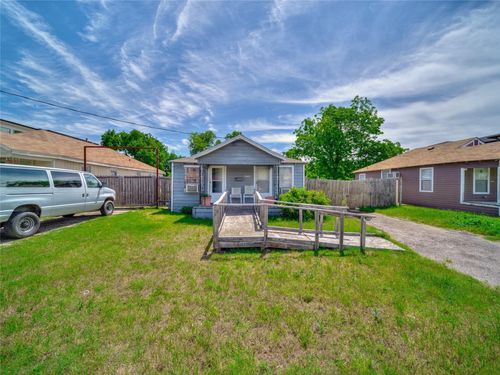 6722 Tyree St, Dallas, TX, 75209-4519 | Card Image