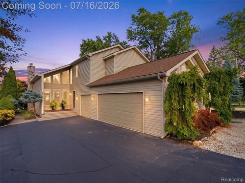 2314 N Duck Lake Rd, Highland, MI, 48356-2402 | Card Image