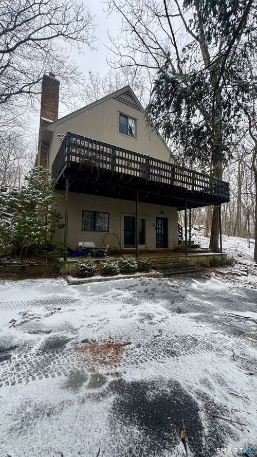 38 Ravenwood Dr, Weston, CT, 06883-1411 | Card Image