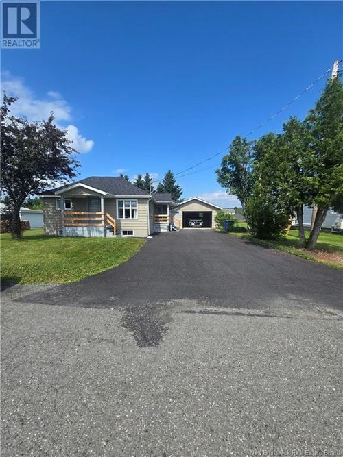 42 Rue Hôtel De Ville, Clair, NB, E7A2E9 | Card Image