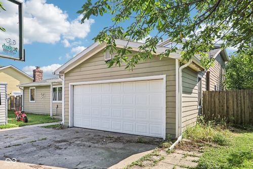 1089 Shoreline Dr, Cicero, IN, 46034-9674 | Card Image