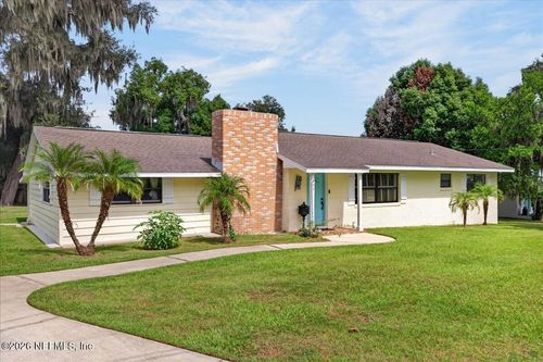 202 Lakeview Ave, Crescent City, FL, 32112-2218 | Card Image