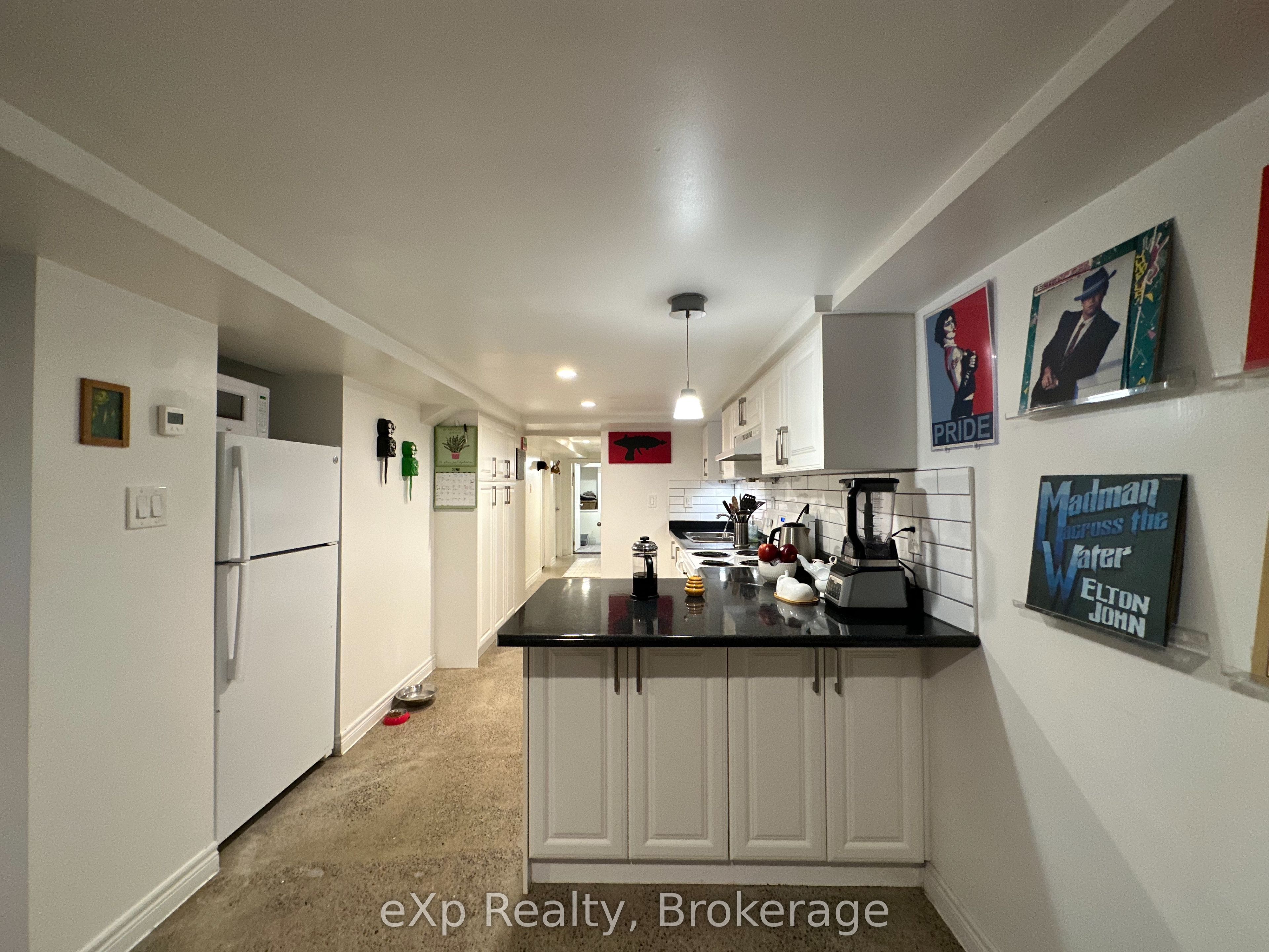 Residential Lease in Toronto W06 4