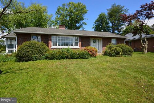 15 E Locust St, OXFORD, PA, 19363-1302 | Card Image