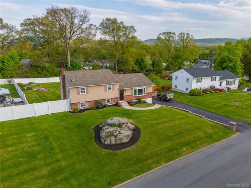 47 Continental Dr, New Windsor, NY, 12553-5609 | Card Image