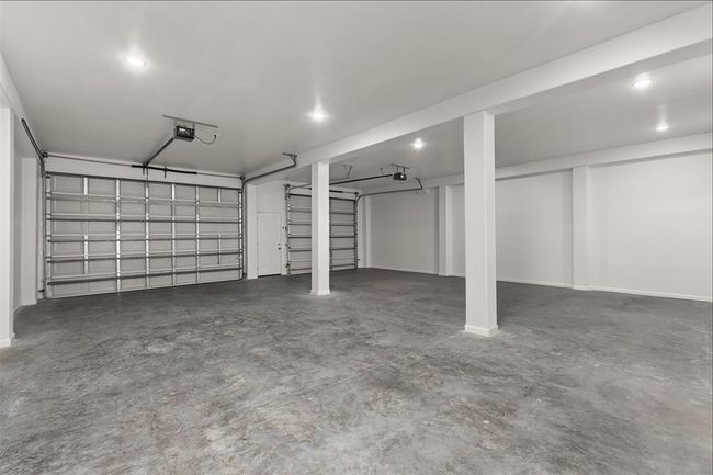 Another view of the garage | Image 35
