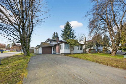 7351 141a St, Surrey, BC, V3W7L3 | Card Image