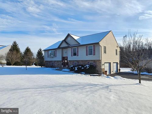 1813 Main St, MOHRSVILLE, PA, 19541-8894 | Card Image