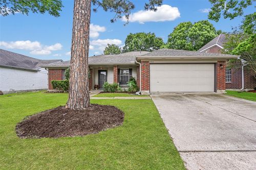 4918 Pleasant Plains Dr, Friendswood, TX, 77546-2951 | Card Image
