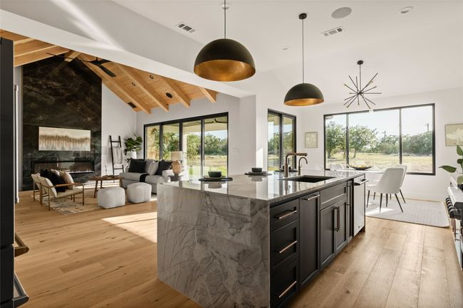 208 Stonegate Ln, House other with 4 bedrooms, 3 bathrooms and 5 parking in Dripping Springs TX | Image 17