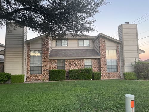 4300 Hulen Cir E, Fort Worth, TX, 76133-7584 | Card Image