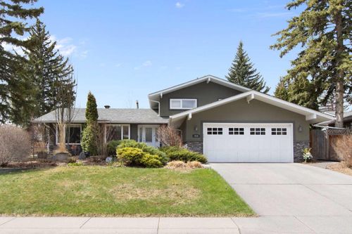 656 Willow Brook Dr Se, Calgary, AB, T2J1N8 | Card Image