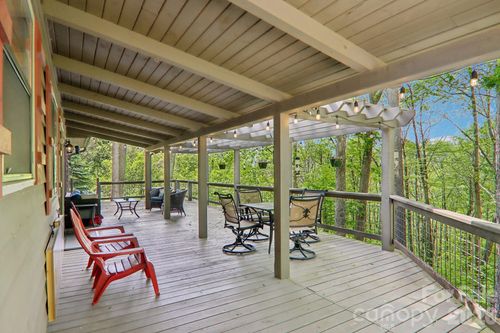 79 Chipmunk Ln, Maggie Valley, NC, 28751 | Card Image