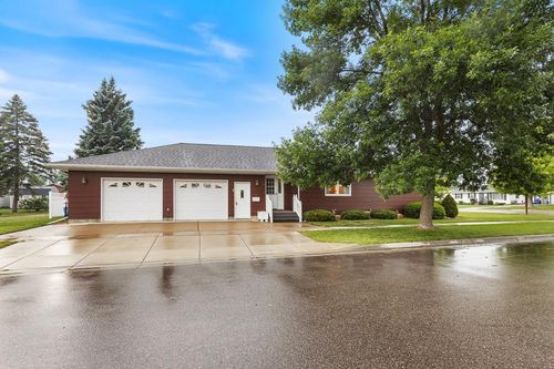 109 Pine Ave N, Canby, MN, 56220-1249 | Card Image