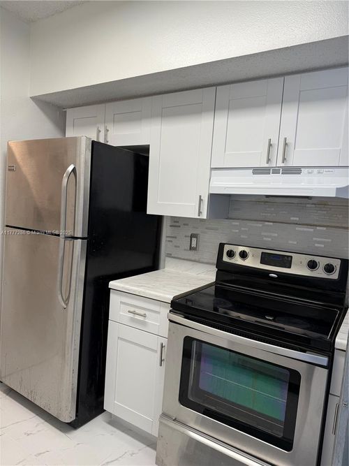 apt-105-3221 Sabal Palm Mnr, Hollywood, FL, 33024-2287 | Card Image