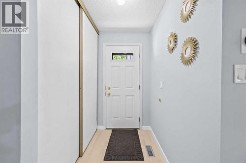 115 Bergen Rd Nw, Calgary, AB, T3K1P2 | Card Image