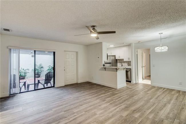 5 - 1172 Breezy Way, Condo with 2 bedrooms, 2 bathrooms and null parking in Sebastian FL | Image 9