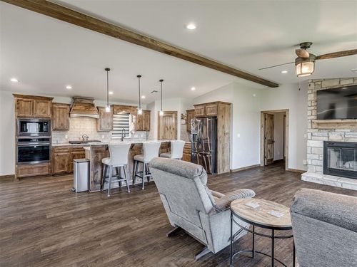 29605 Kickapoo Rd, Mcloud, OK, 74851-8184 | Card Image