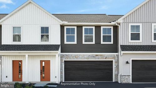 134 Marissa Ct, NEWMANSTOWN, PA, 17073-9084 | Card Image