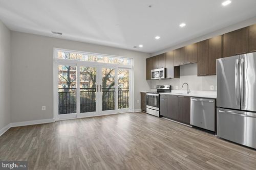 312-989 S Buchanan St, ARLINGTON, VA, 22204-5955 | Card Image