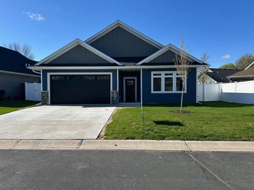 1118 Village St Se, New Prague, MN, 56071-2475 | Card Image