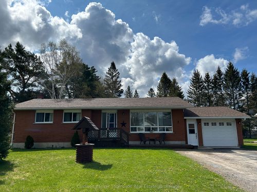 8 Tebby Blvd, South River, ON, P0A1X0 | Card Image