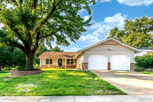 12732 Glenage Dr, Maryland Heights, MO, 63043-2812 | Card Image