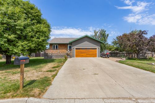 25 4th St Se, Warner, SD, 57479-2901 | Card Image