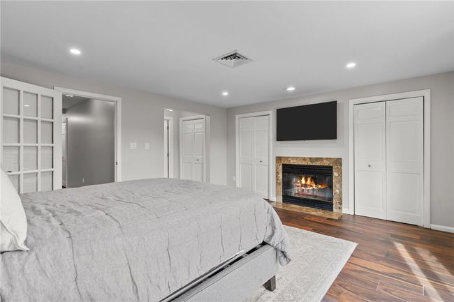 APT-5 - 400 Meshanticut Valley Pkwy, Condo with 2 bedrooms, 3 bathrooms and 2 parking in Cranston RI | Image 28