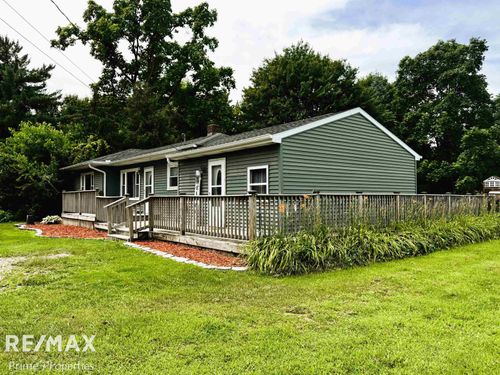 1561 E Caro Rd, Caro, MI, 48723-9317 | Card Image