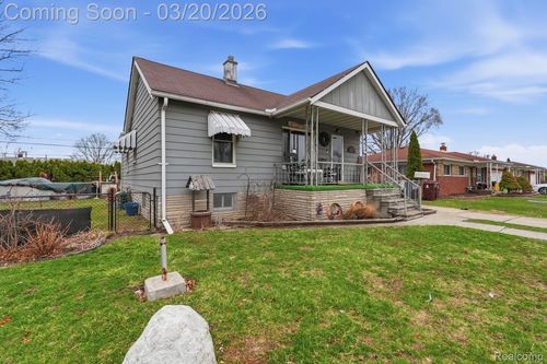 8521 Dale, Center Line, MI, 48015-1527 | Card Image