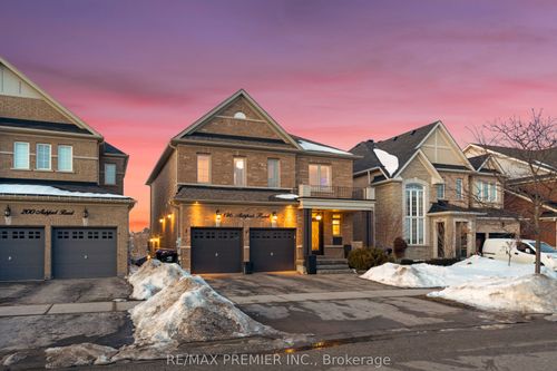 196 Aishford Road, Bradford West Gwillimbury, ON, L3Z0P4 | Card Image