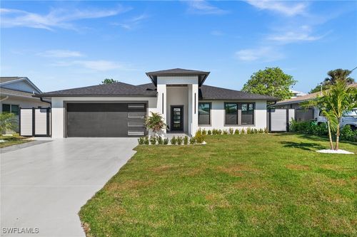 135 Tahiti Cir, NAPLES, FL, 34113-4009 | Card Image